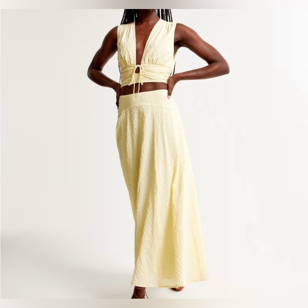 A&F textured yellow set brand new size XL!!!